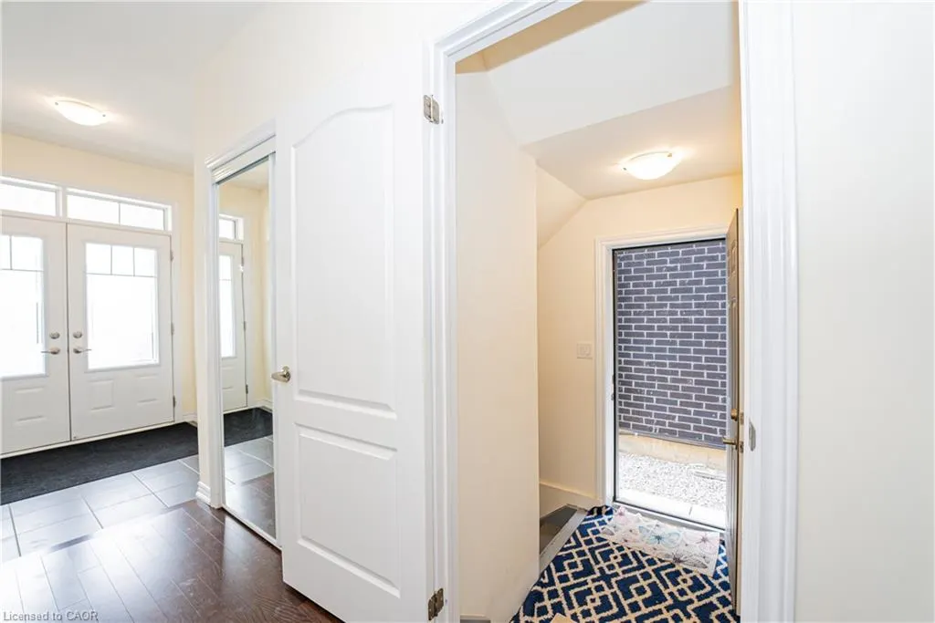 22 Oaktree Drive