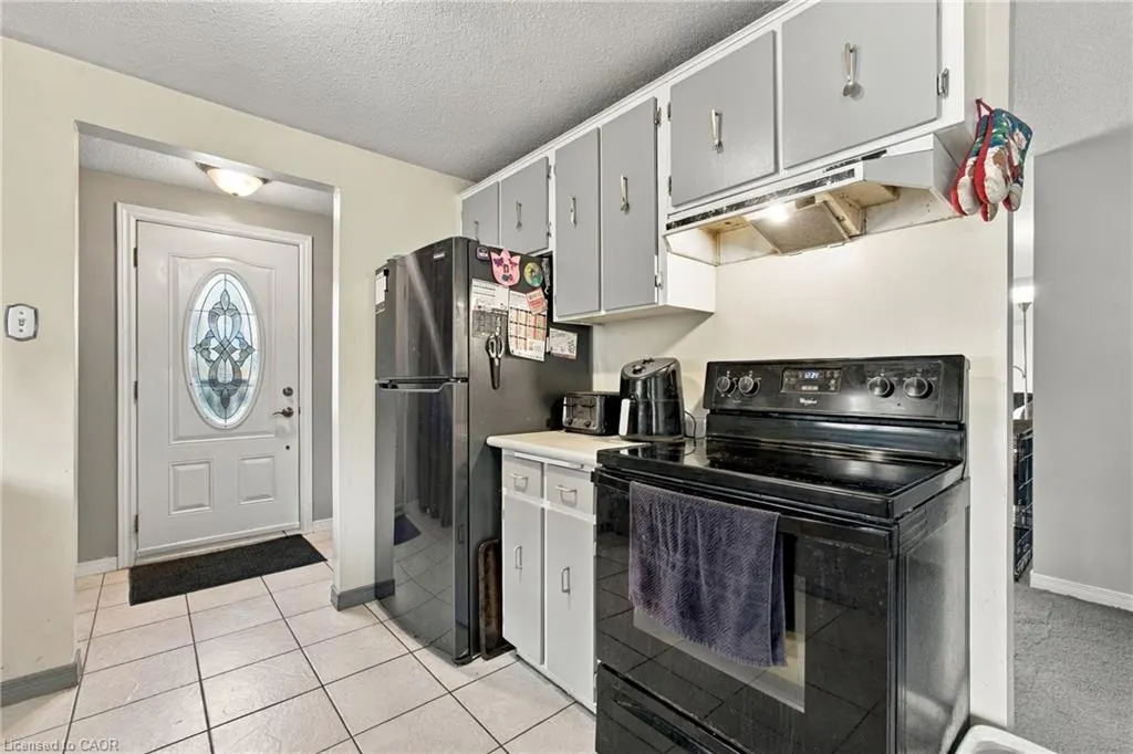 135 Cedarhill Crescent