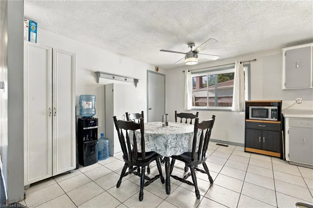 135 Cedarhill Crescent