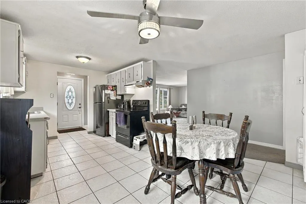 135 Cedarhill Crescent