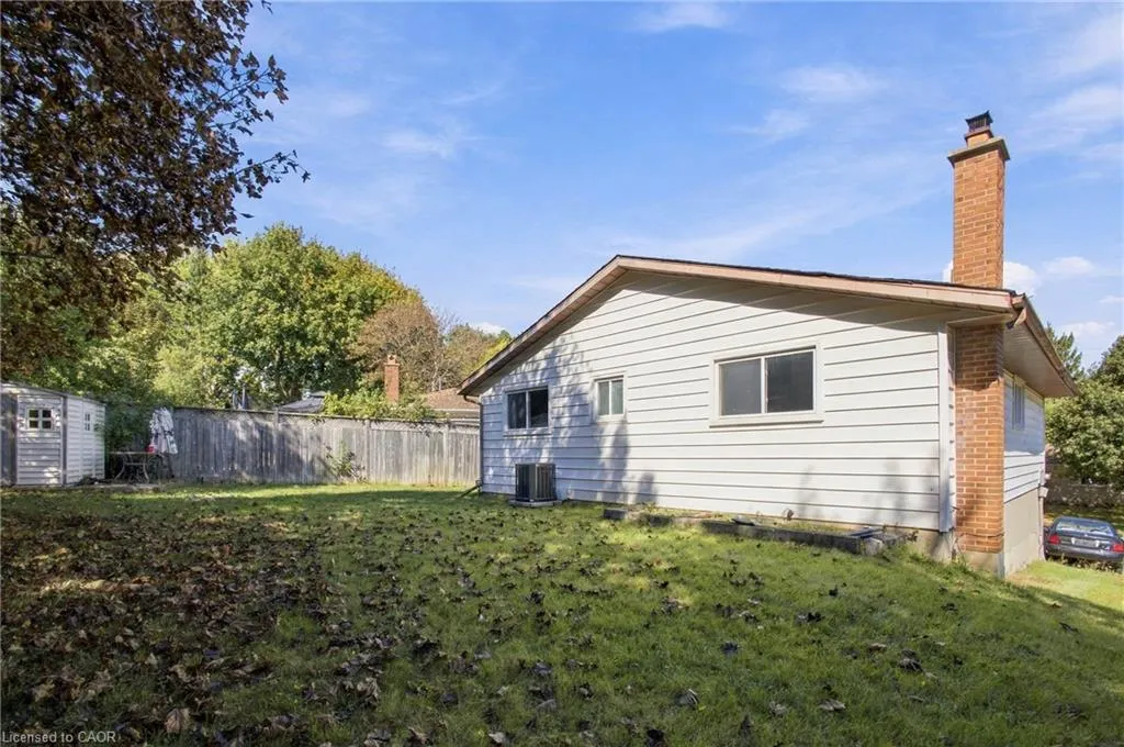 135 Cedarhill Crescent