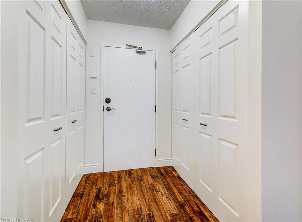 1414 King Street E #101