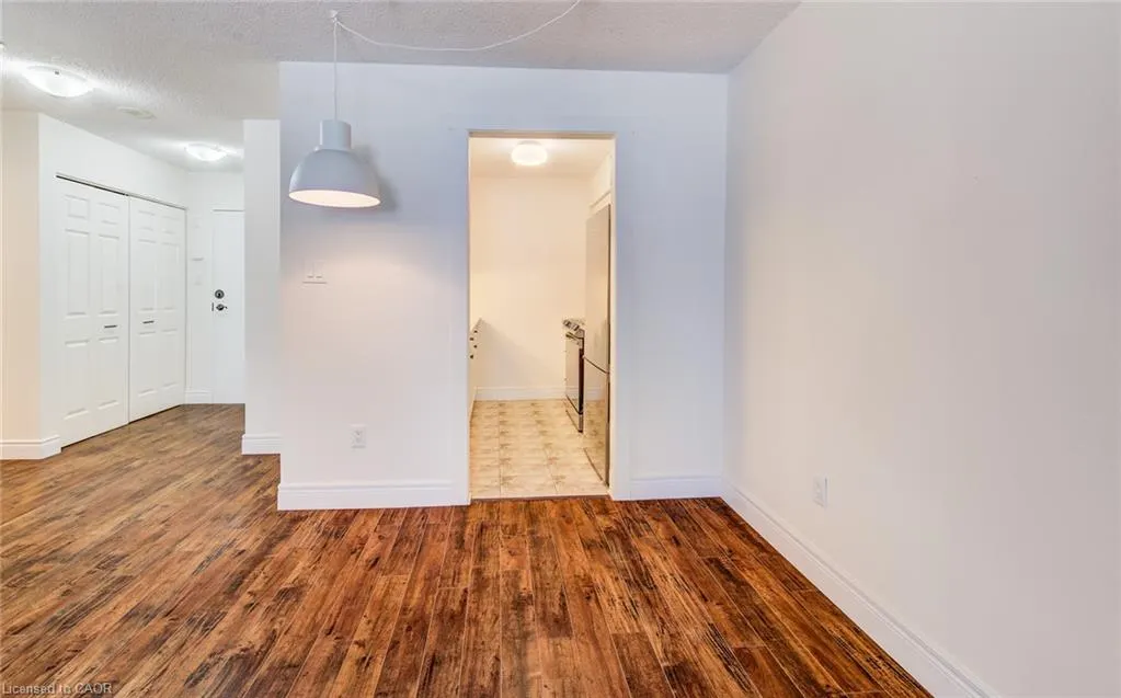 1414 King Street E #101