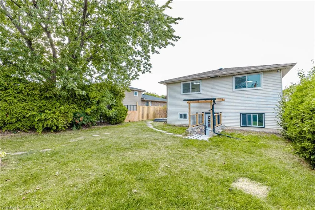 2358 Arnold Crescent