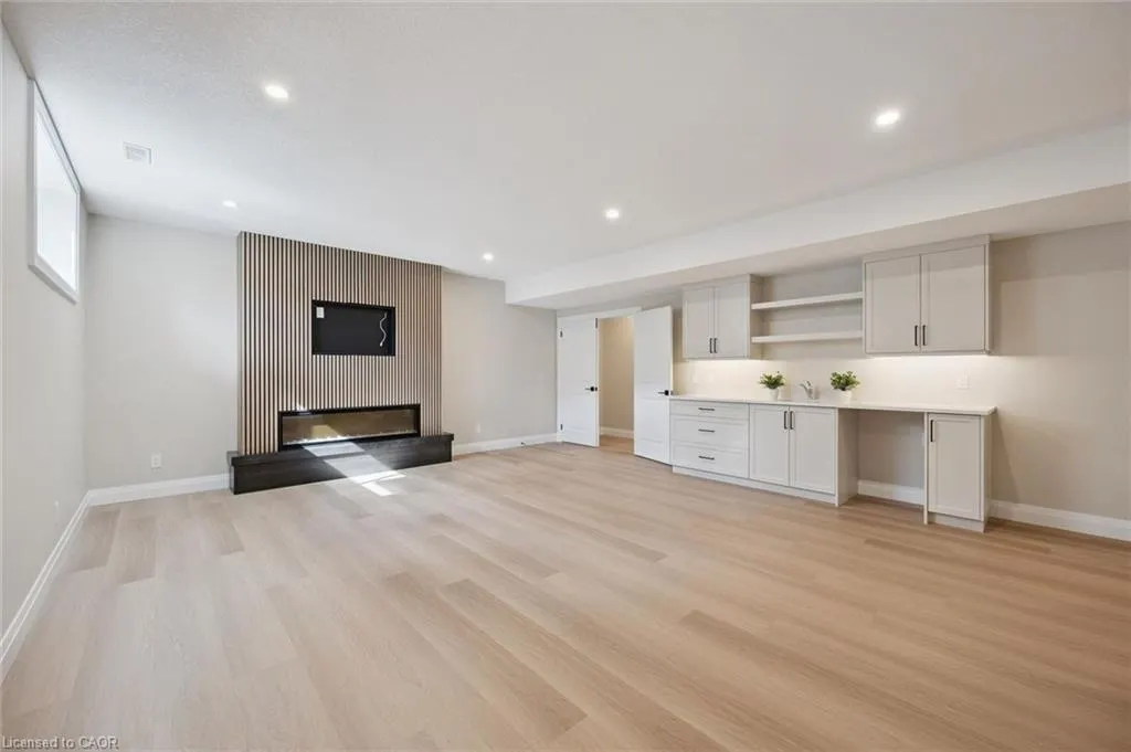 79 South Parkwood Boulevard