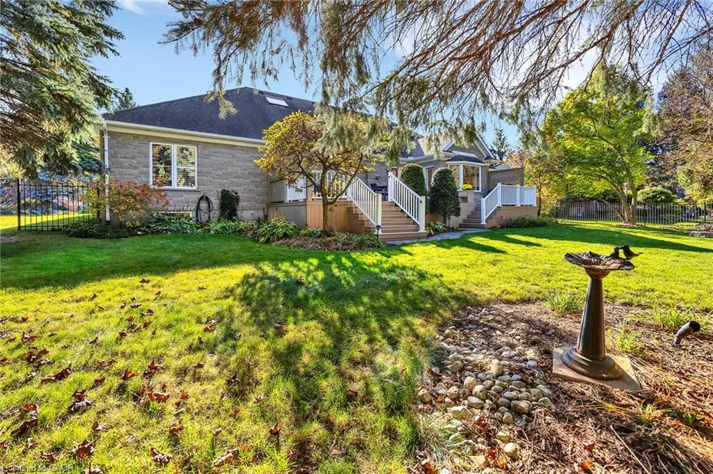 10 Meadow Heights Drive