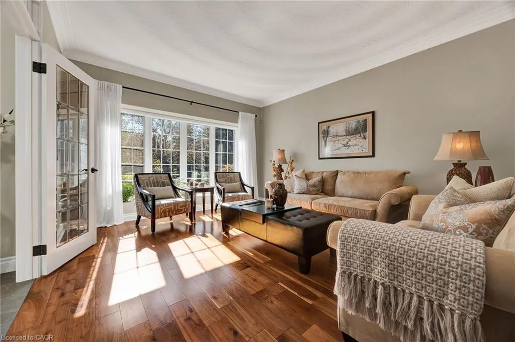 10 Meadow Heights Drive