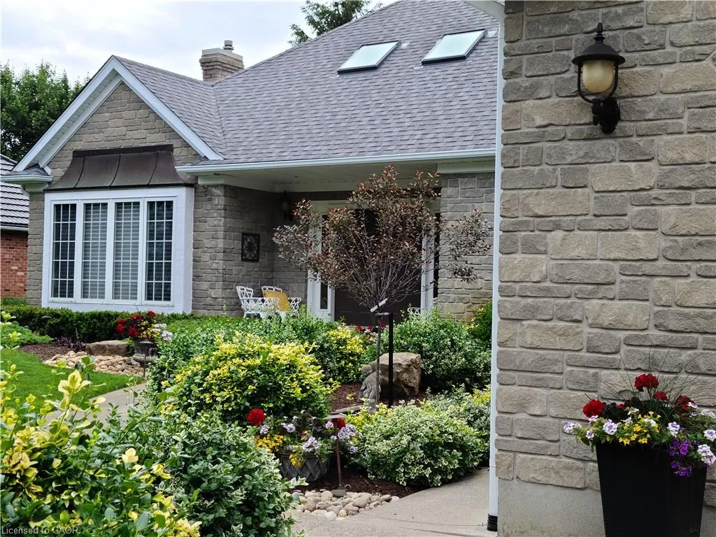 10 Meadow Heights Drive