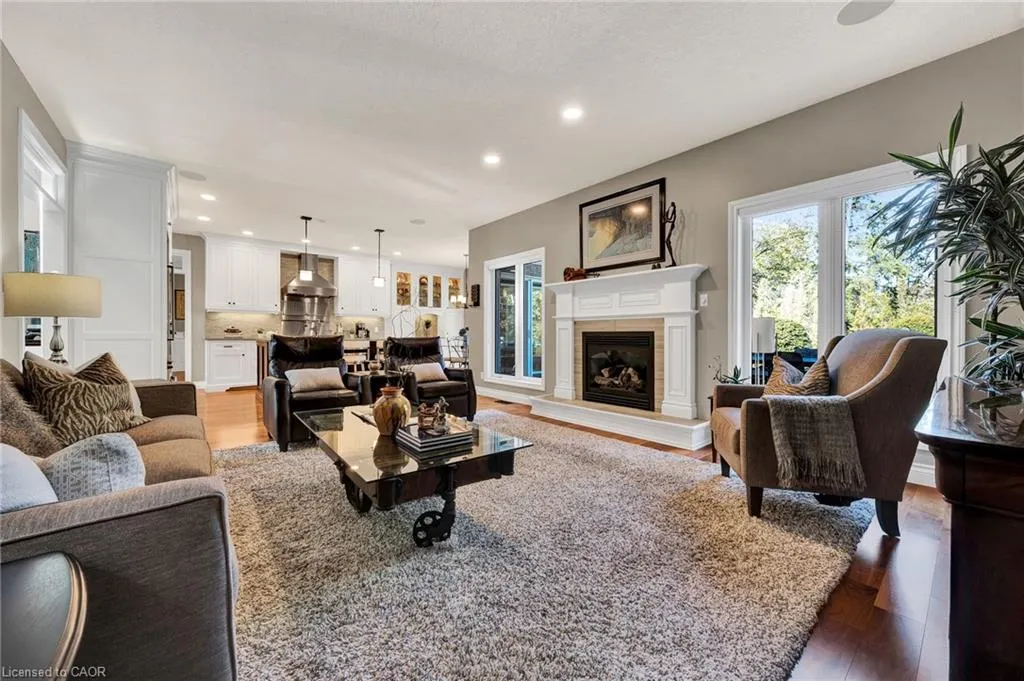 10 Meadow Heights Drive
