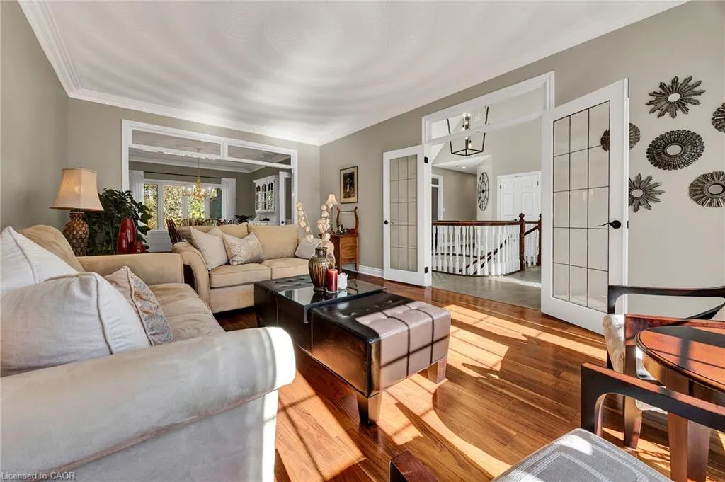 10 Meadow Heights Drive