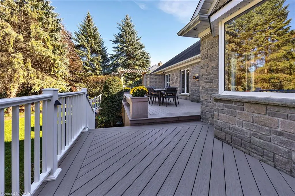 10 Meadow Heights Drive