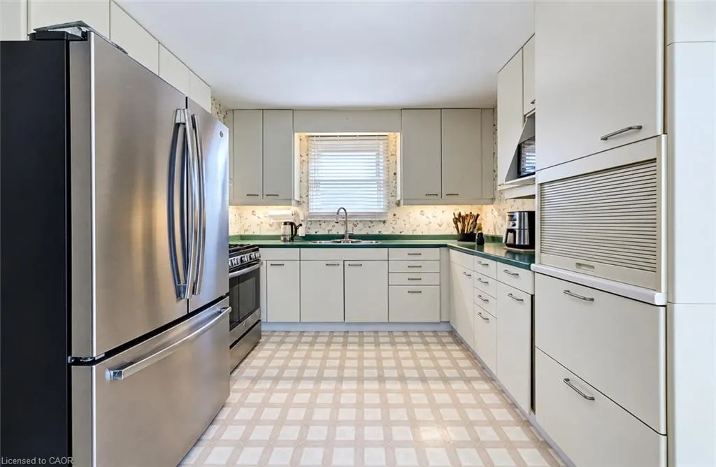 136 Sekura Crescent