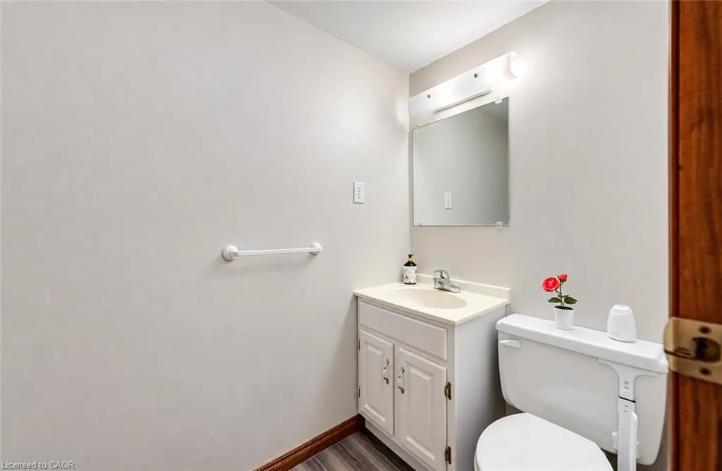136 Sekura Crescent