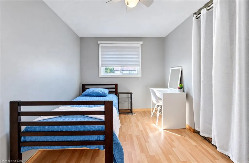 136 Sekura Crescent
