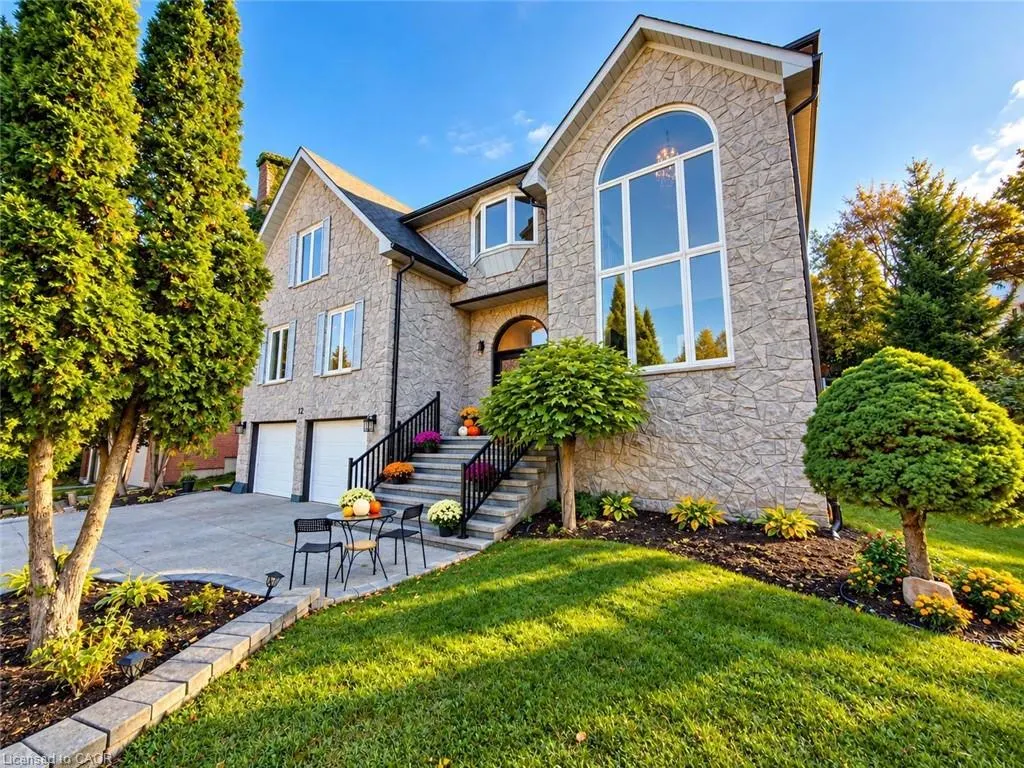 12 Sundrop Court