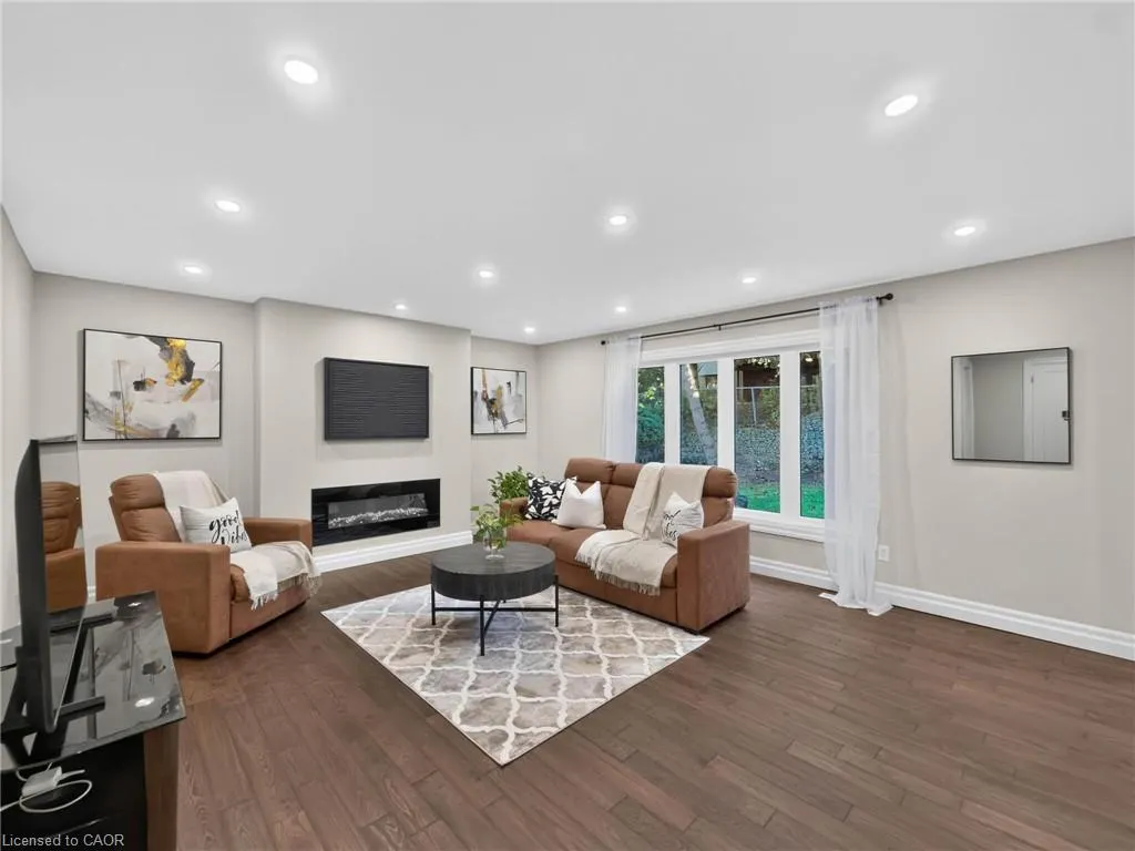 12 Sundrop Court
