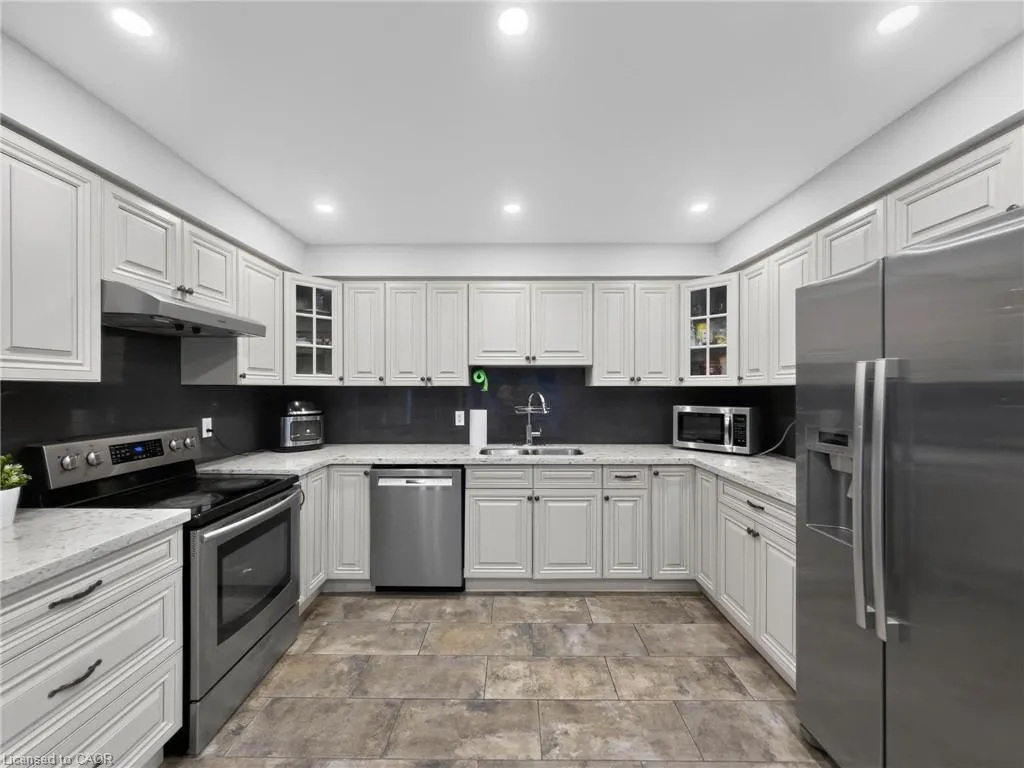 12 Sundrop Court