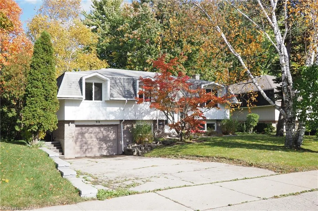 98 Amos Avenue