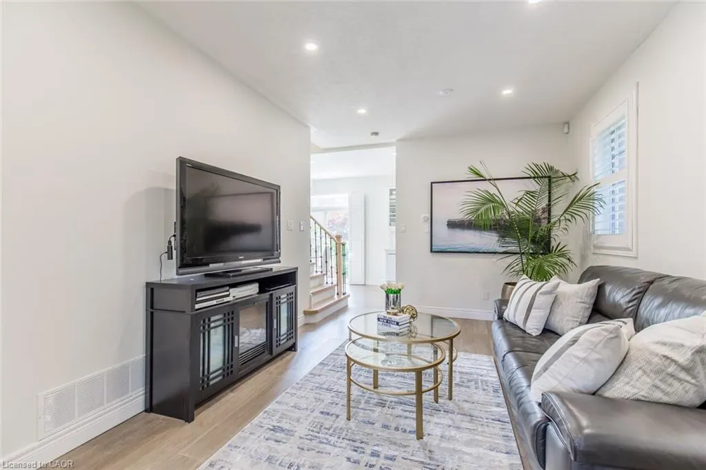 109 Peachwood Crescent