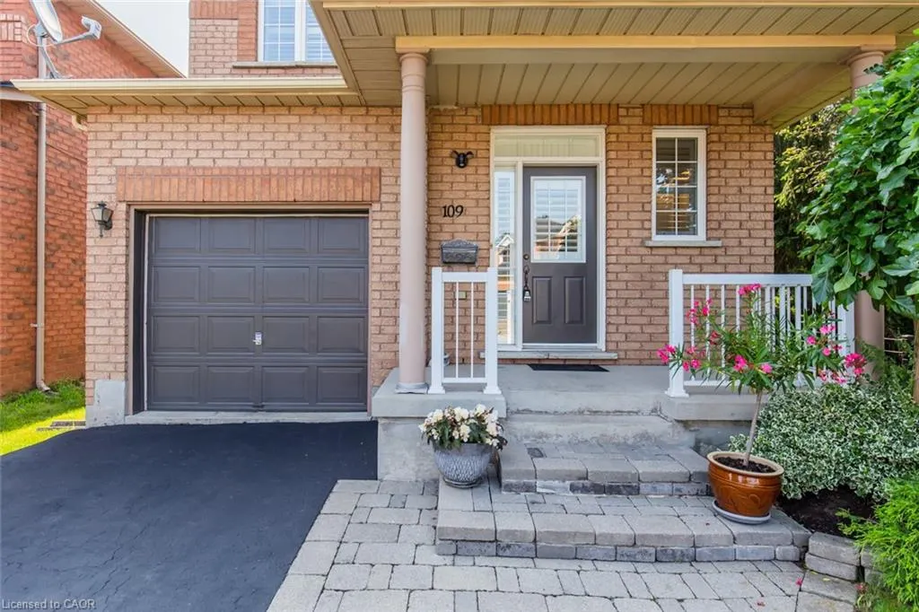 109 Peachwood Crescent