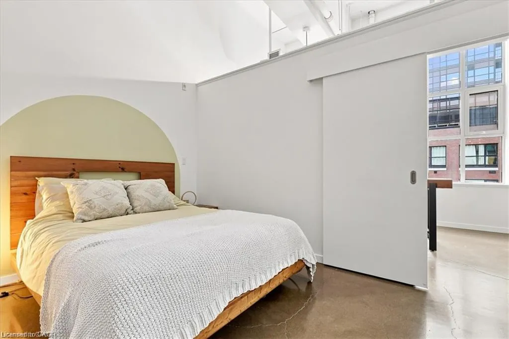 410 King Street W #408