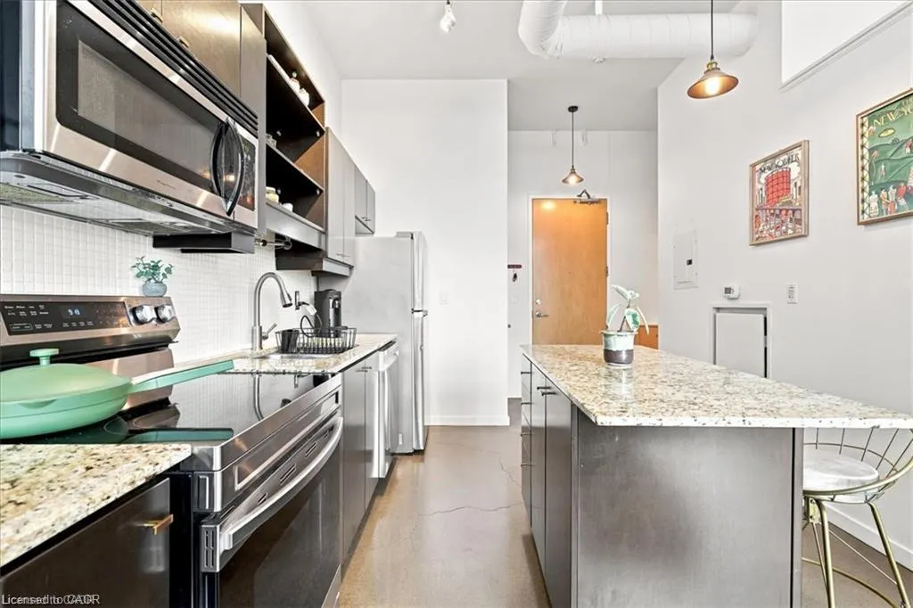 410 King Street W #408
