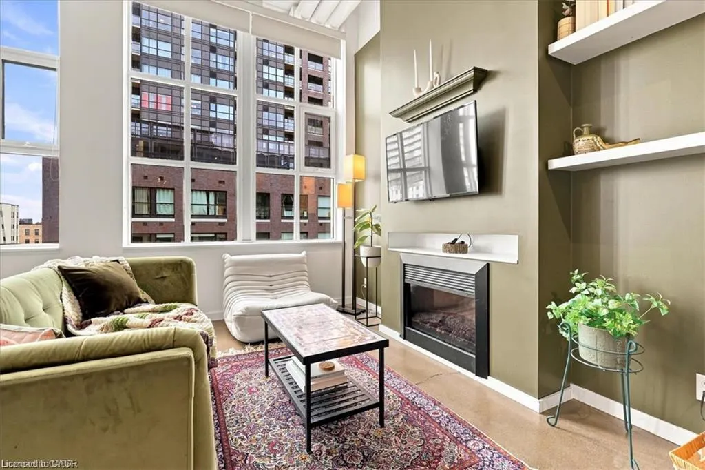 410 King Street W #408