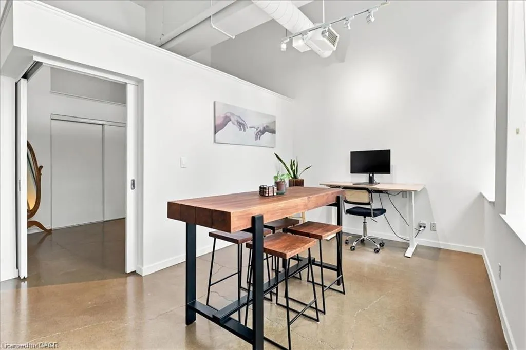 410 King Street W #408