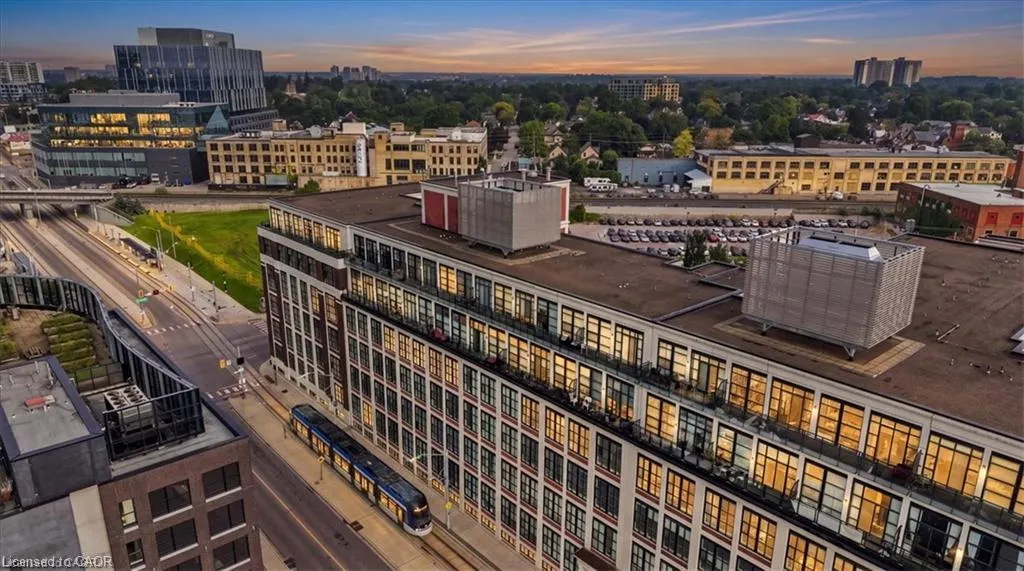 410 King Street W #408