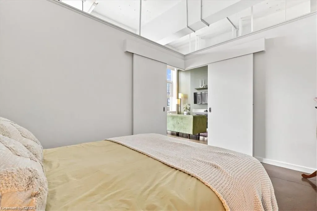 410 King Street W #408