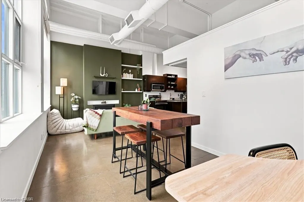 410 King Street W #408