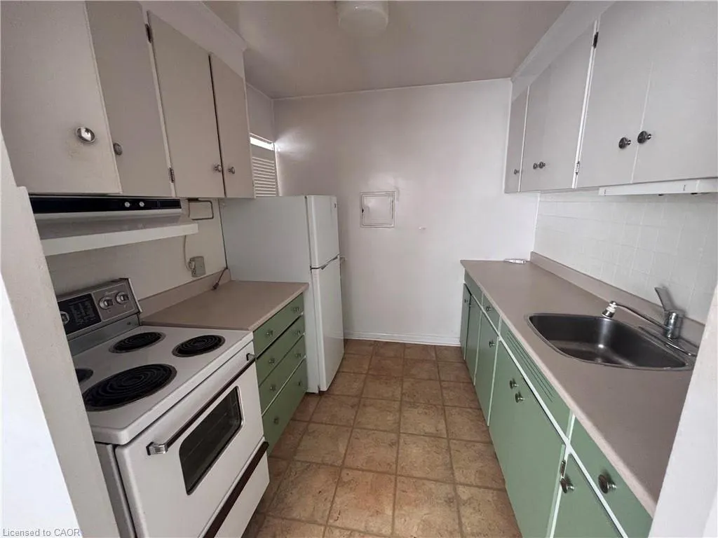 2054 Courtland Drive #404