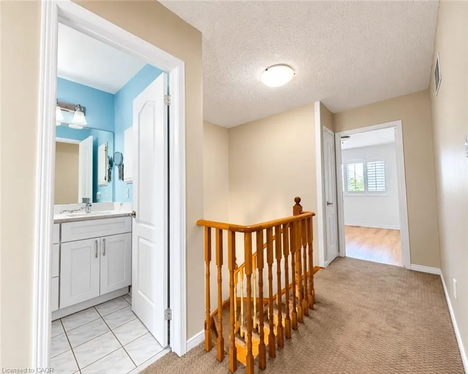 6143 Snowy Owl Crescent