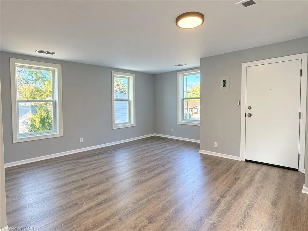 206-212 Queenston Road #8
