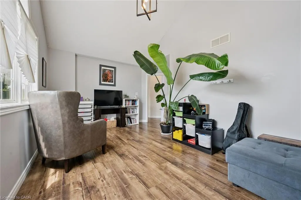 360 Red Osier Road