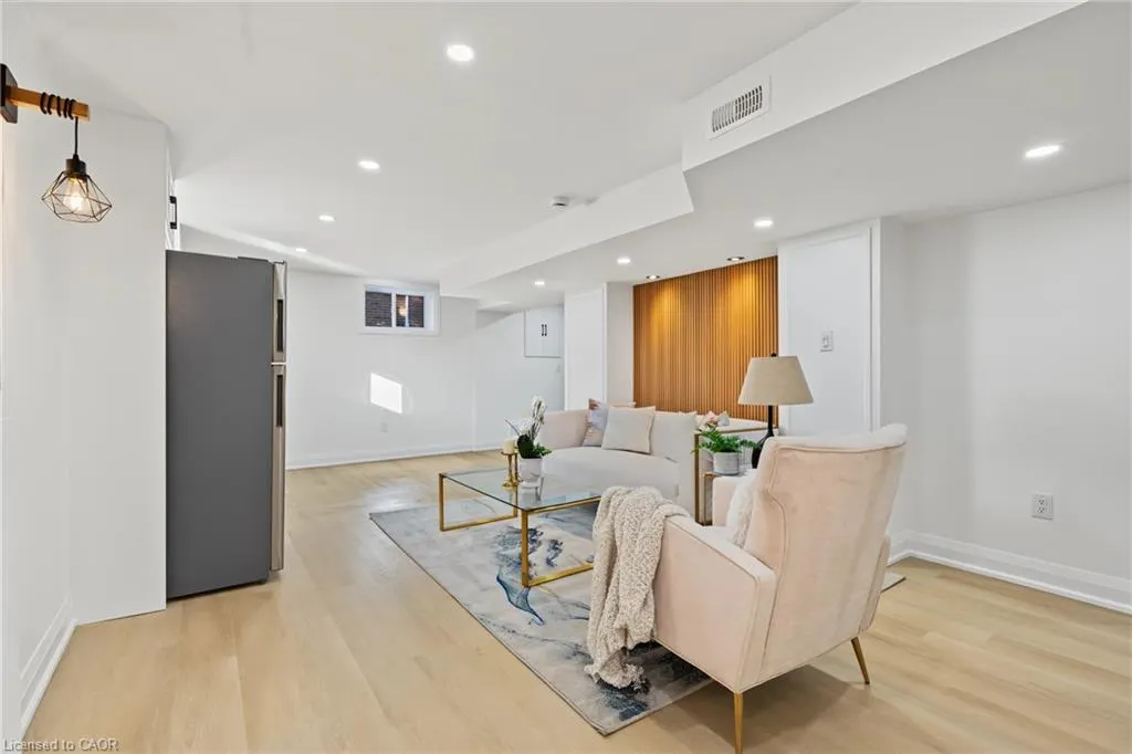98 Wise Crescent