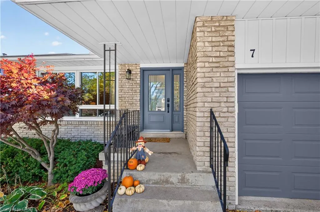 7 Fern Avenue
