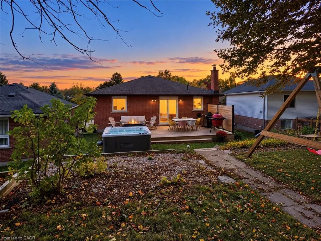 180 Eastforest Trail