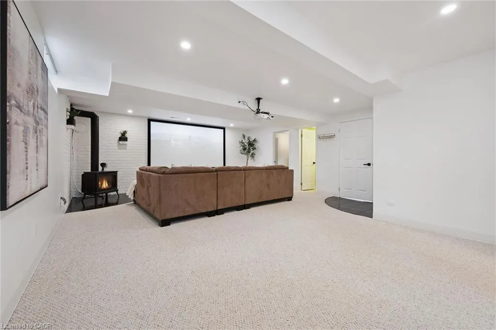 180 Eastforest Trail