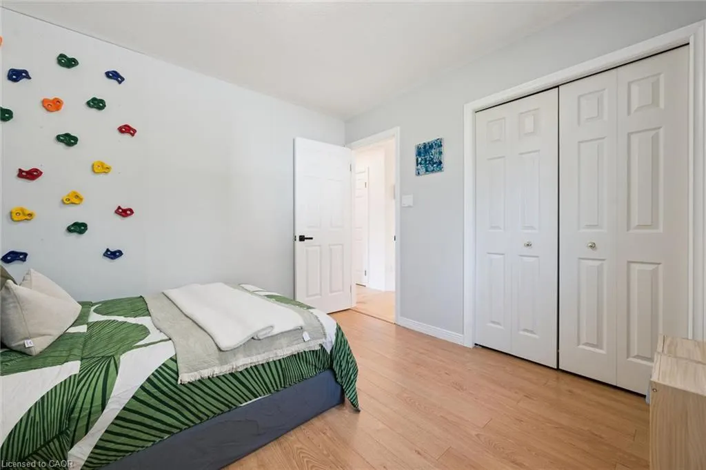 180 Eastforest Trail