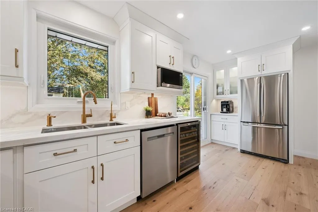 180 Eastforest Trail