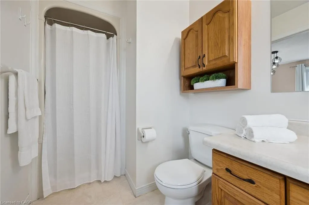 180 Eastforest Trail