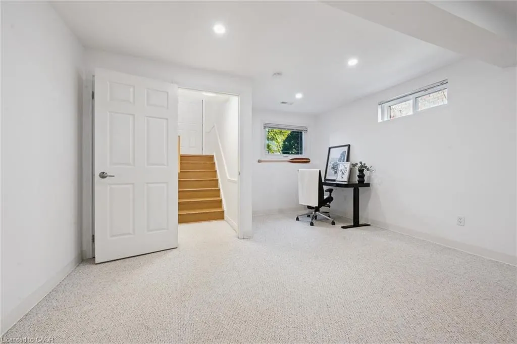 180 Eastforest Trail