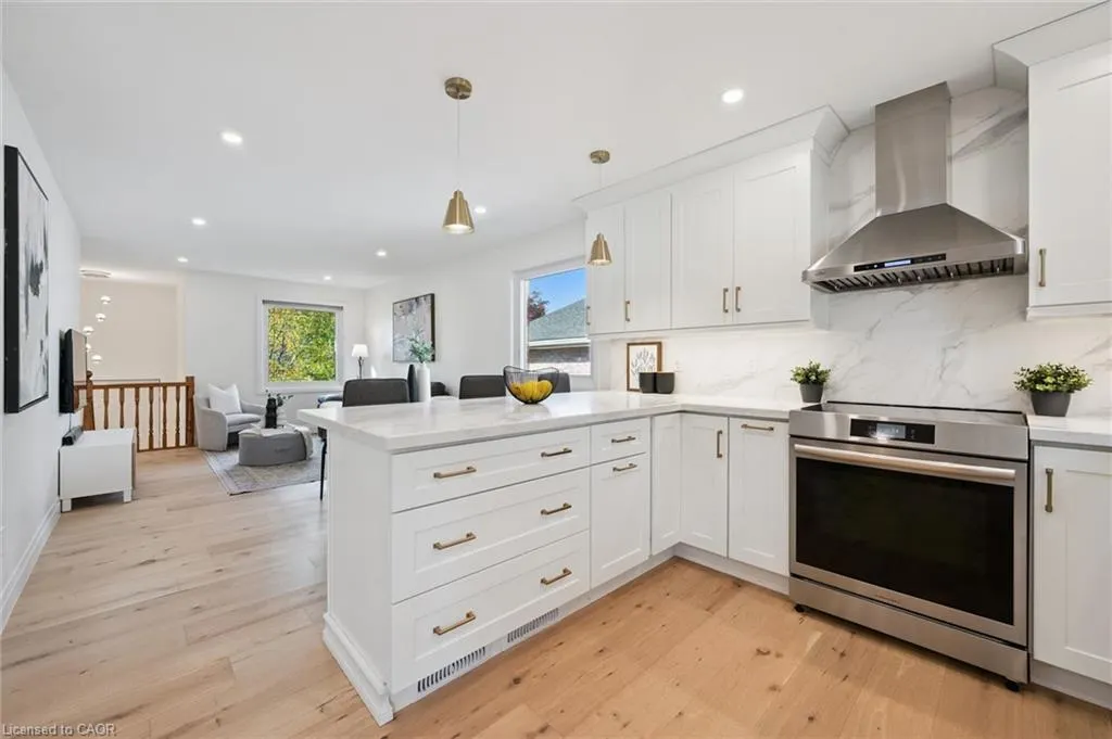 180 Eastforest Trail