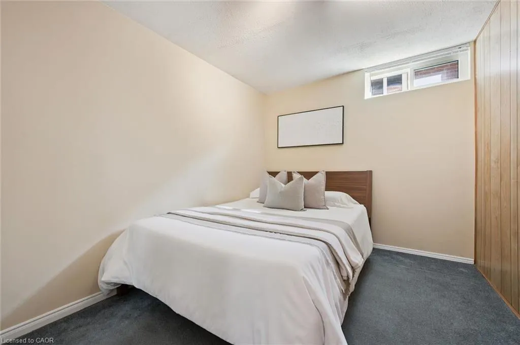 180 Eastforest Trail