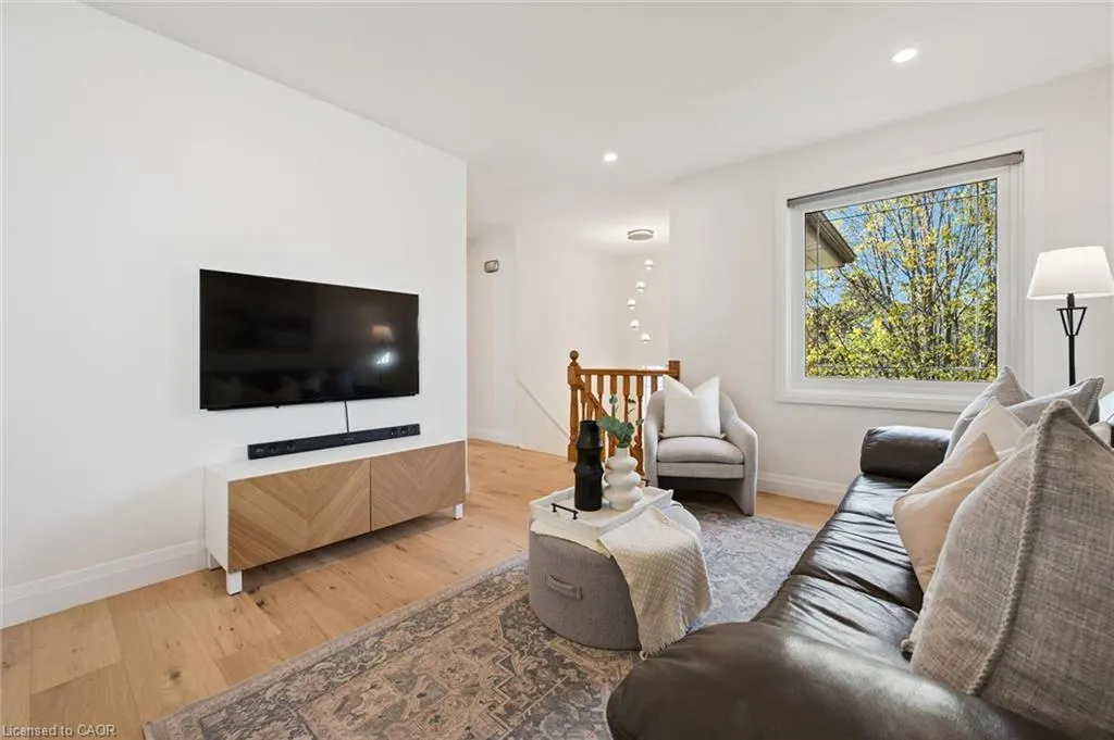 180 Eastforest Trail