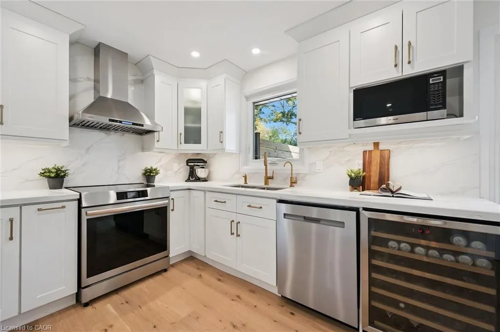 180 Eastforest Trail