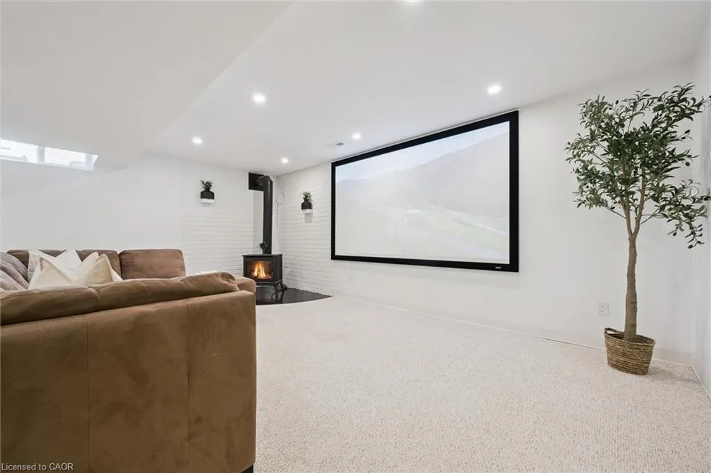 180 Eastforest Trail