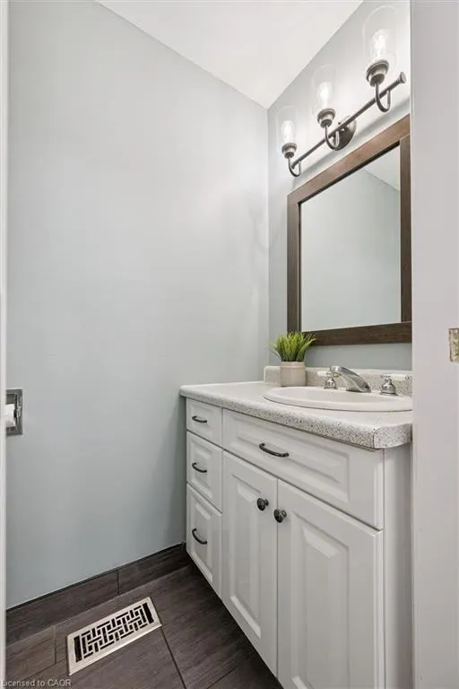 220 Salisbury Avenue #27