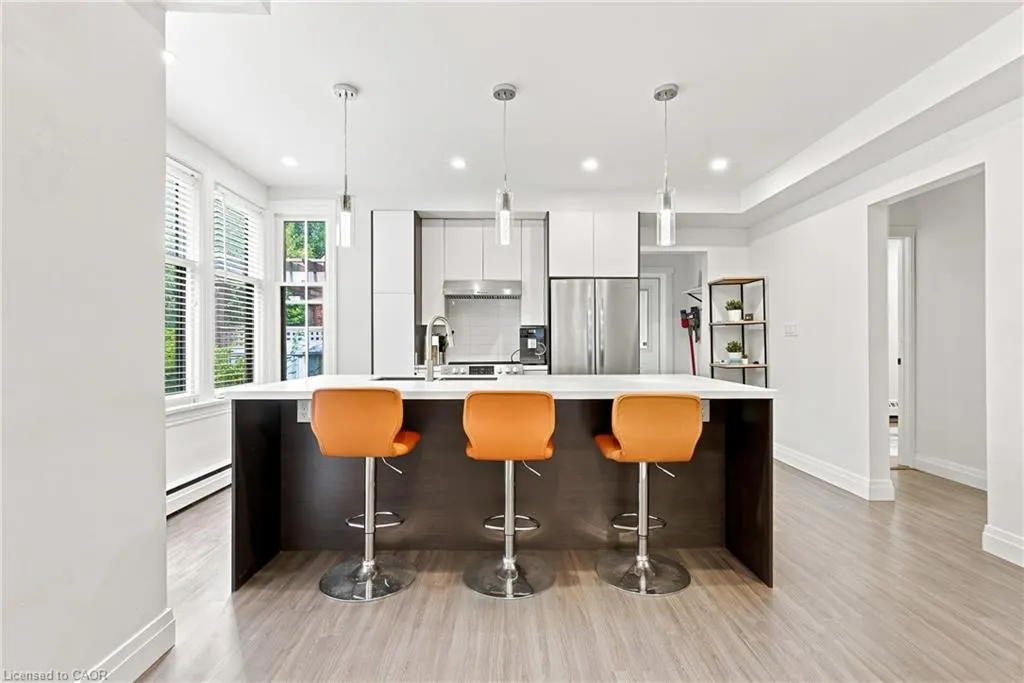 2177 Lakeshore Road